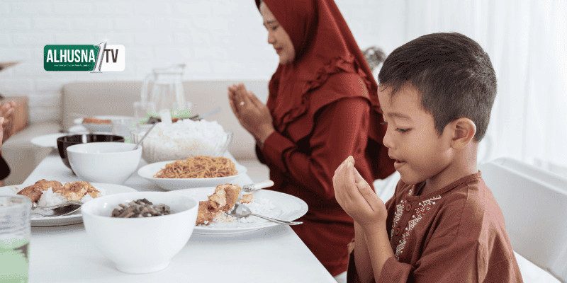 Meneladani kehidupan Rasulullah SAW adalah jalan utama bagi setiap Muslim untuk mendekatkan diri kepada Allah SWT.